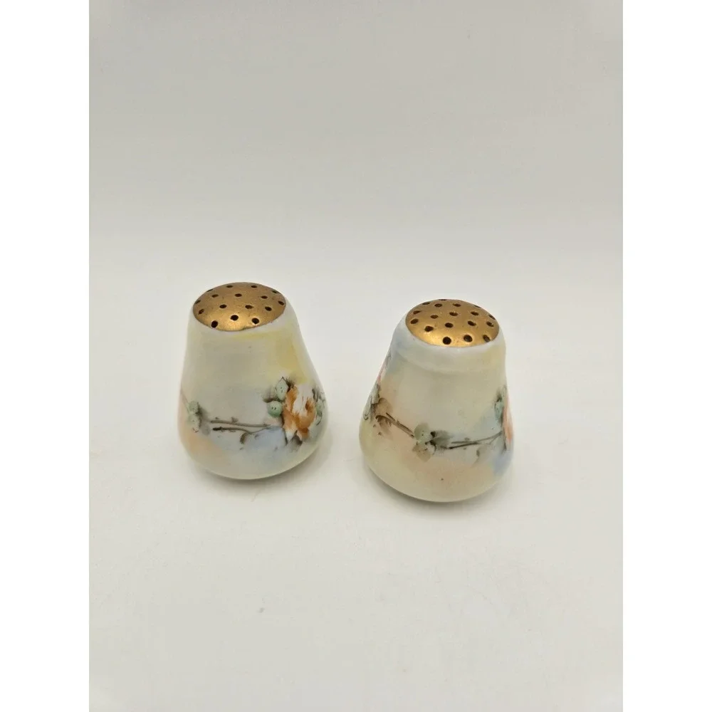 The Unbranded Brand vintage porcelain